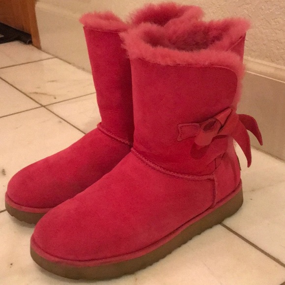 hot pink uggs with bows